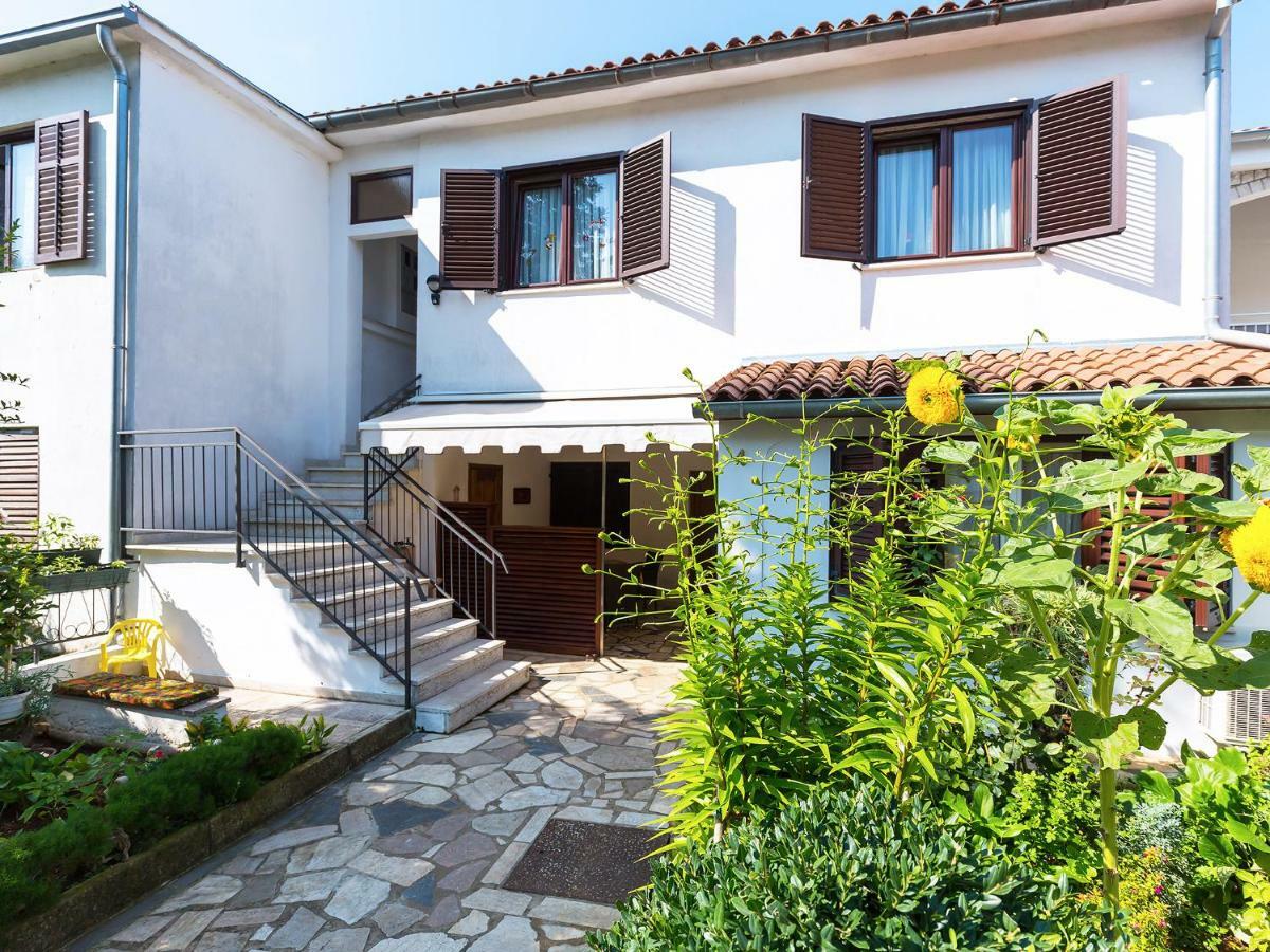 Apartments Nives Porec Bagian luar foto